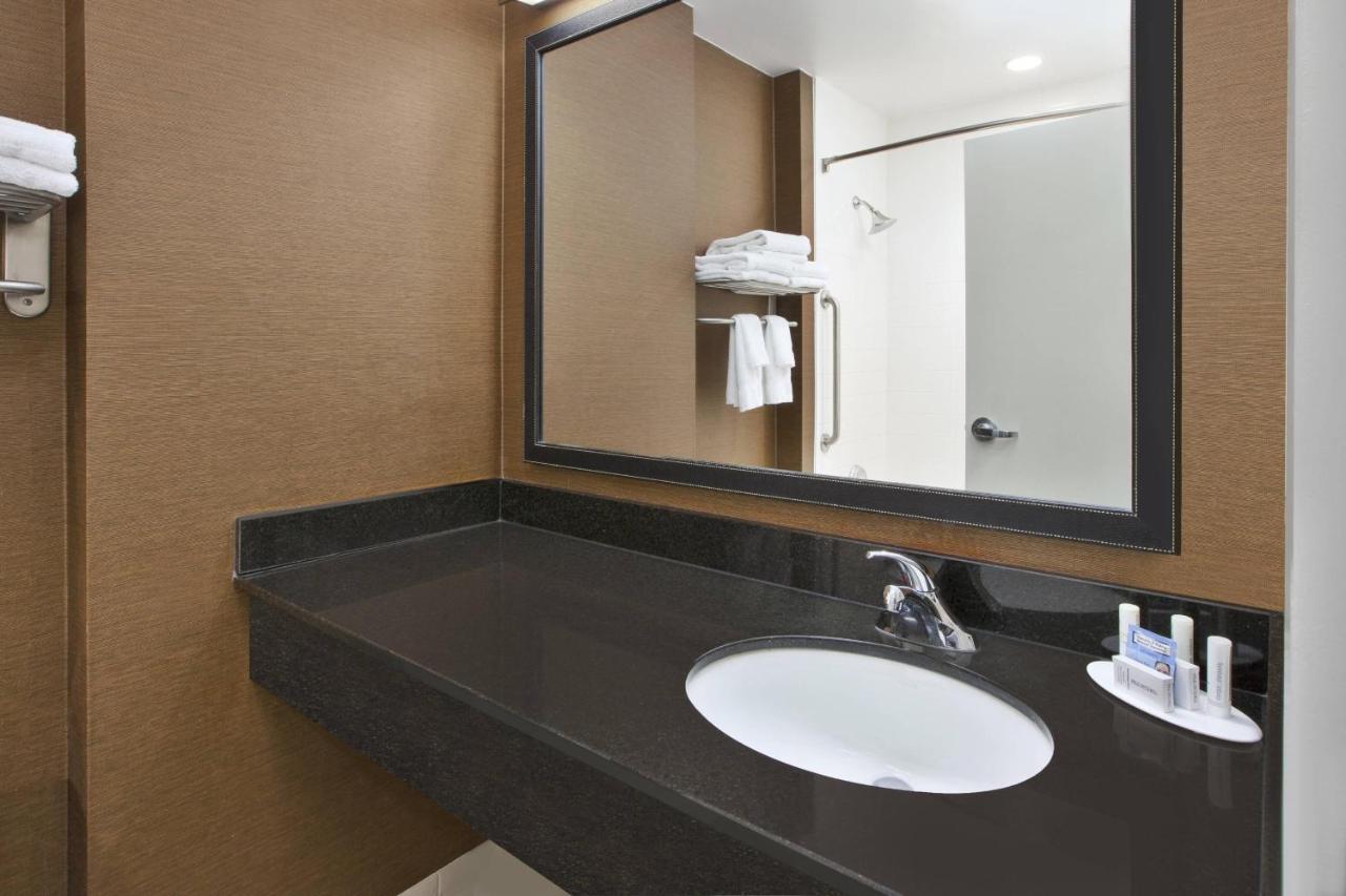 Fairfield Inn & Suites By Marriott Milwaukee Downtown Eksteriør billede
